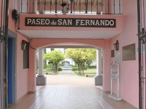 Un hombre detenido tras causar destrozos en el Paseo San Fernando