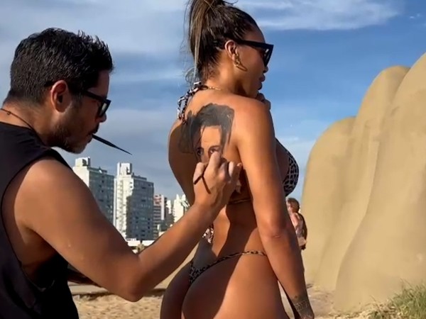Kenia Acosta se tatuó al actor de Hollywood para formar parte de la Johndeppmanía en Punta del Este