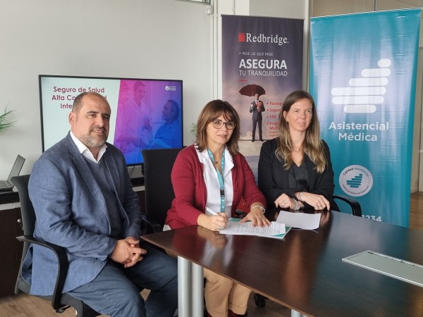 Asistencial firmó un convenio que permitirá a sus socios atender enfermedades en el exterior