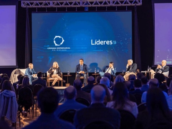 La Cámara Empresarial de Maldonado celebra 55 años reconociendo la excelencia empresarial