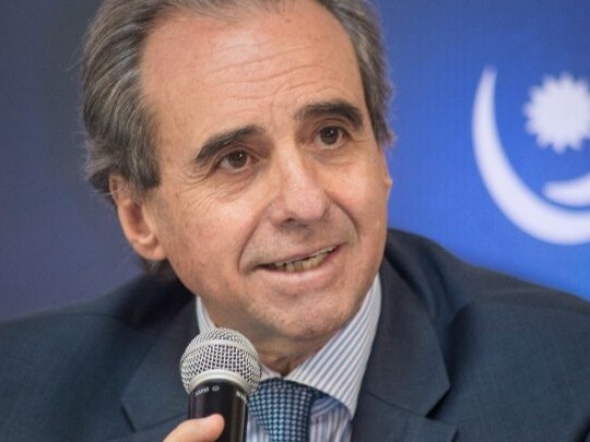 Subsecretario de Turismo adelantó que el gobierno negocia vuelos directos entre Montevideo y Roma