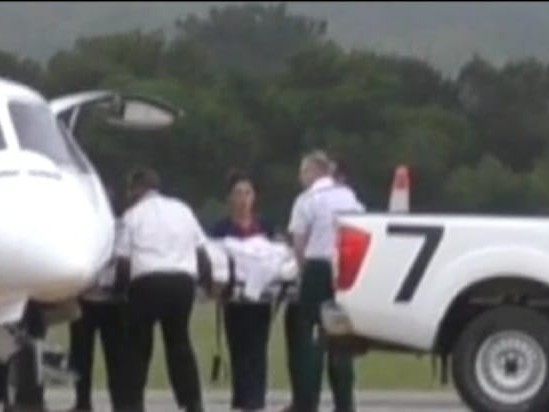 Tras el incidente y algunas complicaciones, Lavezzi viajó a Buenos Aires en un avión sanitario al ser dado de alta