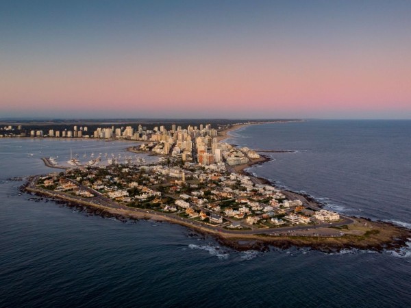 Casi 900 mil turistas visitaron Uruguay en el tercer trimestre del año: ¿cuánto gastaron?