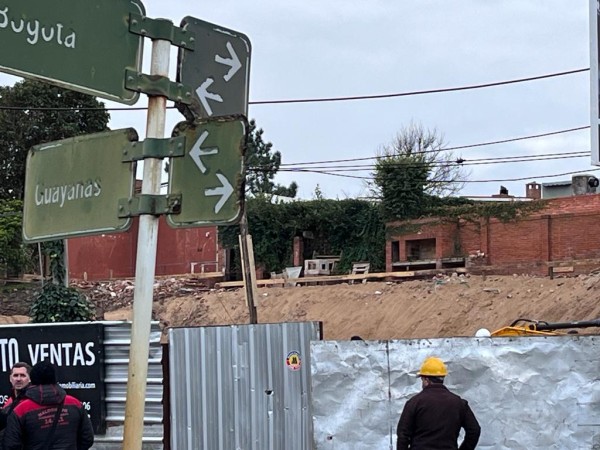 Falleció un trabajador en una obra de construcción de Playa Mansa