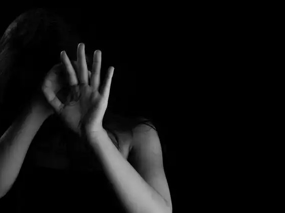Fue violada por su padrino y busca que su testimonio ayude a otras personas