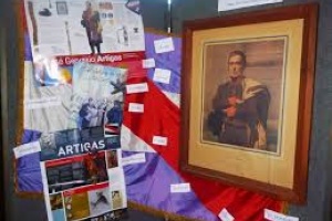 Celebraciones por el natalicio de Artigas en Punta del Este