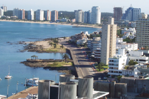 Alerta en Punta del Este por cierre de comercios en baja temporada