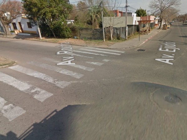 San Carlos: una mujer resultó lesionada tras chocar su moto contra un automóvil