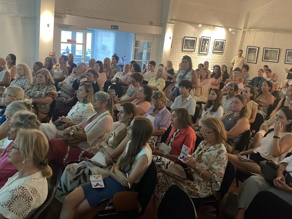 “¿Víctima o protagonista de tu vida?”: la UM brindó una charla sobre actitud de vida en Punta del Este
