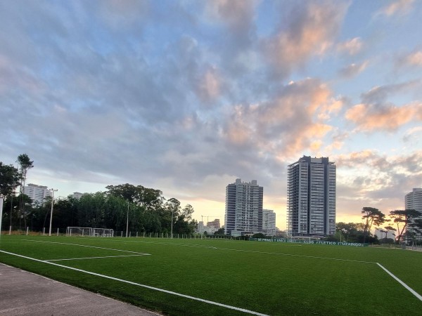 Ituzaingó inauguró canchas de césped sintético con dinero del pase de Nahitan Nández