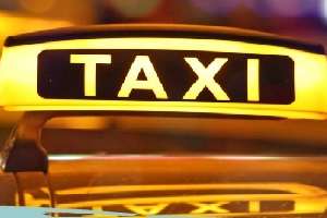Taxista le advirtió a pasajera: “me parece que la están estafando”