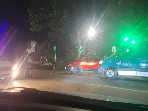 Triple choque en Camino a la Laguna