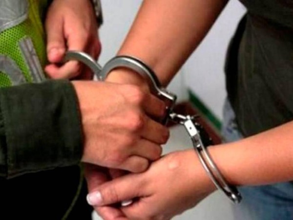 Una mujer atacó a otra para asaltarla y la lastimó; momentos antes había cometido otra rapiña