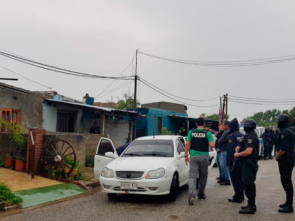 La policía desbarató banda de venta de drogas que tenía apoyo de secuaces montevideanos para ganar territorio