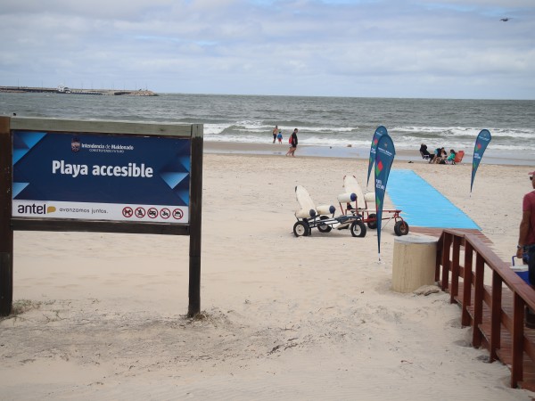 Playa accesible de Piriápolis ofrecerá paseos inclusivos en barco para personas con discapacidad