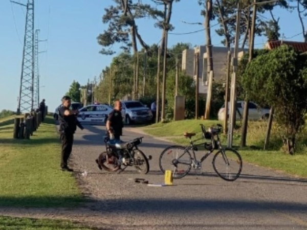 Siniestro de tránsito involucró a motociclista y a un ciclista de nacionalidad rusa; una niña de 1 año resultó lesionada