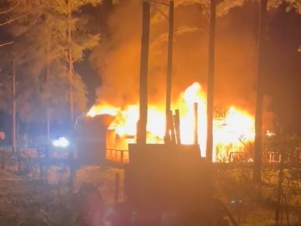 Una finca tomó fuego en Chacras del Pinar y sus propietarios sufrieron pérdidas totales